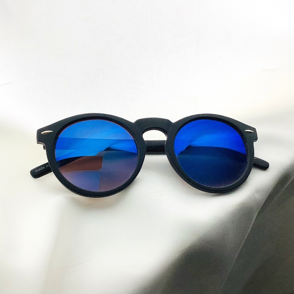 Blue Mirror Black Matte Frame Sunglasses
